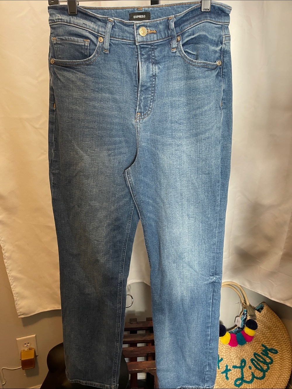 Express Women’s Medium Blue Straight Jeans